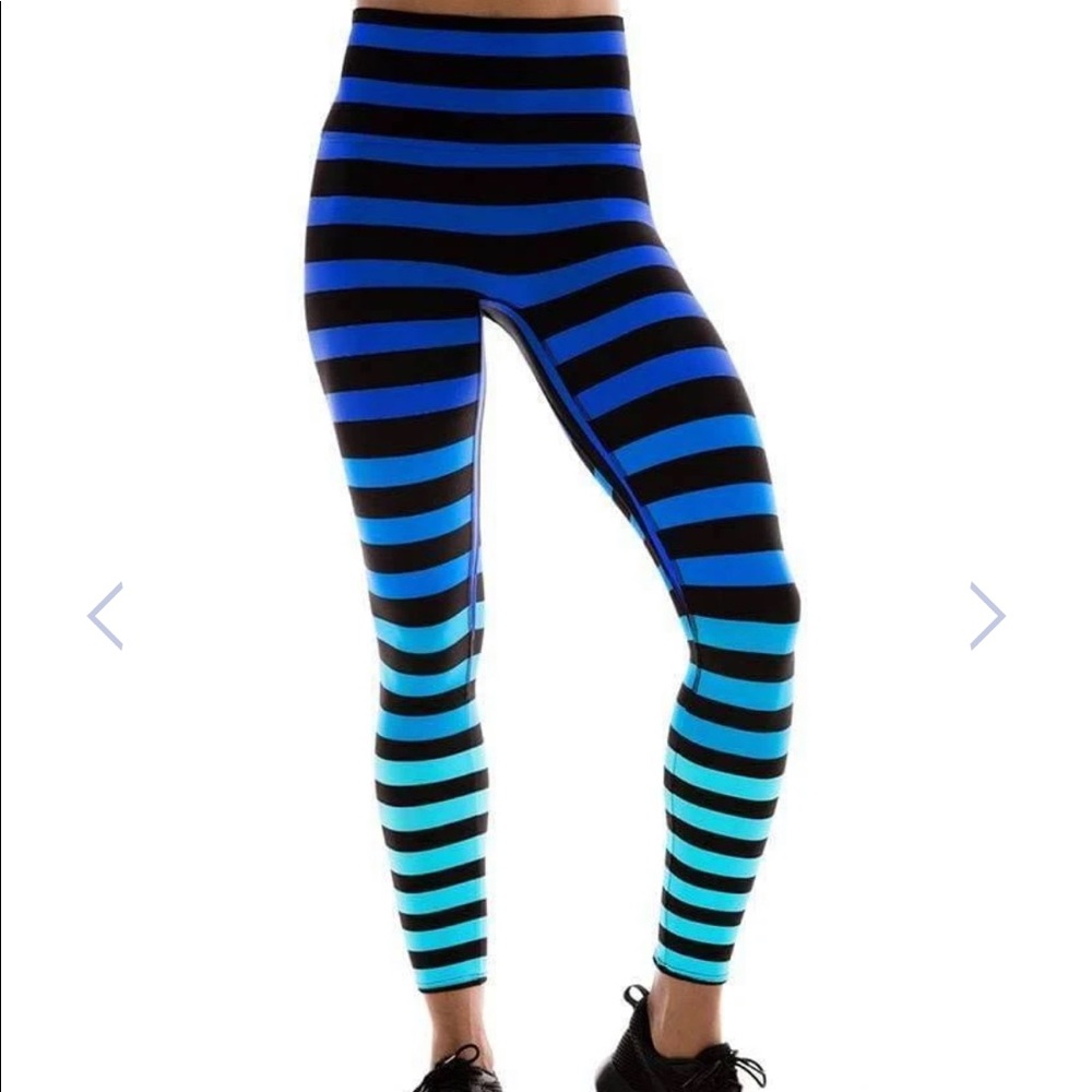 NWOT 3XL Sneaker Length Alexis Leggings